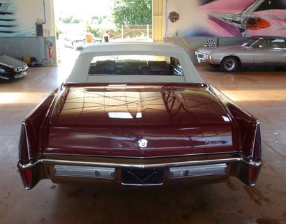CADILLAC DEVILLE CABRIOLET - 1970 Like the previous model, this Deville convertible...