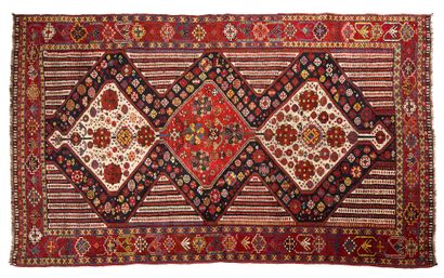 null Original and beautiful Kashgai carpet (Persia), late 19th century

Size : 228...