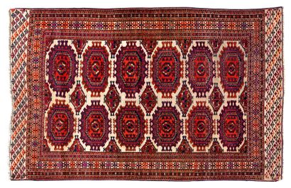 null Original tapis BOUKHARA (Asie Centrale), fin du 19e siècle

Dimensions : 188...