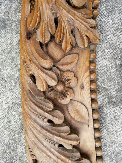 null 2 beautiful elements in carved oak. 19th century, length: 120 cm Width: 24 ...
