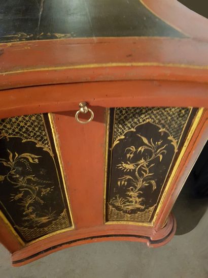 null Original painted desk from the XIXth century with chinese decorations. Seat...