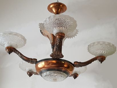 null Chandelier with 6 lights from the 50's / 60's in copper and molded glass. Height...