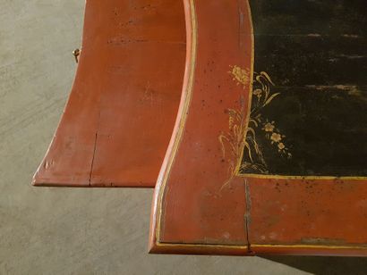 null Original painted desk from the XIXth century with chinese decorations. Seat...