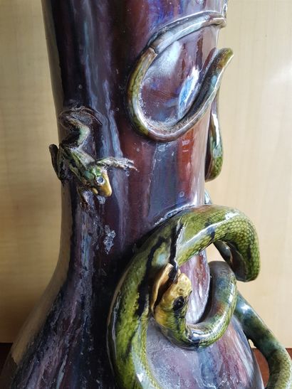 null Large Barbotine vase with snake and frog decoration, approx. 55 cm high, good...