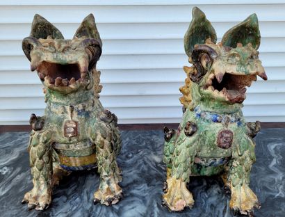 null Pair of Noh dogs. Asia, first half of the 20th century Height 32 cm
