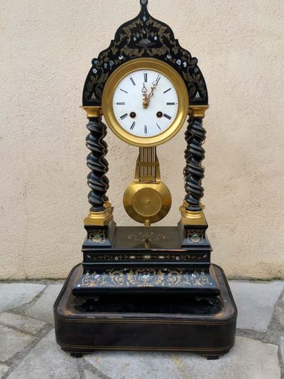 null Twisted column clock Napoleon III height 52 cm