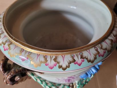 null Grand vase en porcelaine fin du XIXe siècle à décors de guirlande, de fleurs...