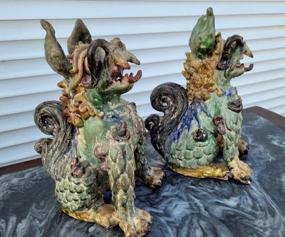 null Pair of Noh dogs. Asia, first half of the 20th century Height 32 cm