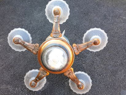 null Chandelier with 6 lights from the 50's / 60's in copper and molded glass. Height...