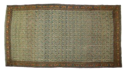 null SENNEH carpet (Persia), late 19th century

Dimensions : 268 x 160cm

Technical...