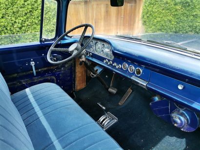 FORD F100 Pick-up - 1960 Joli Ford F 100 benne courte, motorisé d'un V8 351 CI BVA....