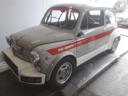 FIAT 600 Type 1000 TC - 1966 Cette voiture est de 1966 totalement reconstruite à...