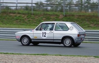 VOLKSWAGEN GOLF GTI Série 1 – 1980 Cette icône de la jeunesse des années 75/80 est...