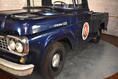 FORD F100 Pick-up - 1960 Nice Ford F 100 short bed, powered by a 351 CI BVA V8. Nice...