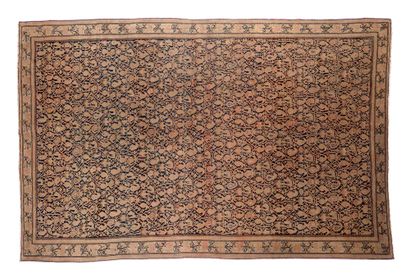 null Tapis MELAYER (Perse), fin du 19e siècle

Dimensions : 190 x 125cm.

Caractéristiques...