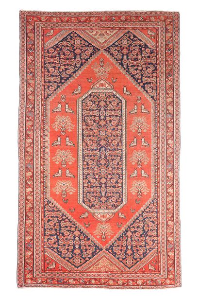 null MELAYER carpet (Persia), end of the 19th century

Dimensions : 198 x 123cm.

Technical...