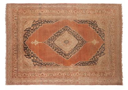 null Tapis TABRIZ tissé dans le célèbre atelier du Maître tisserand DJAFFER (Perse),...