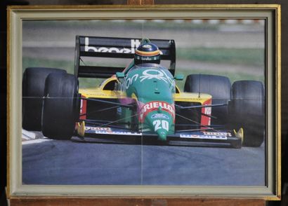Benetton B187, Boutsen. Poster encadré. ...