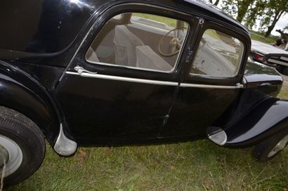 CITROËN 15/6- 1954 
The last evolution of the famous 15/6 was released in April 1954,...