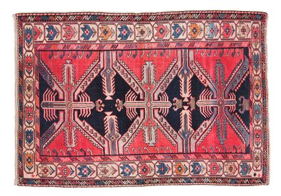 null SEIKHOUR carpet (Caucasus), end of the 19th century

Dimensions : 147 x 106cm.

Technical...
