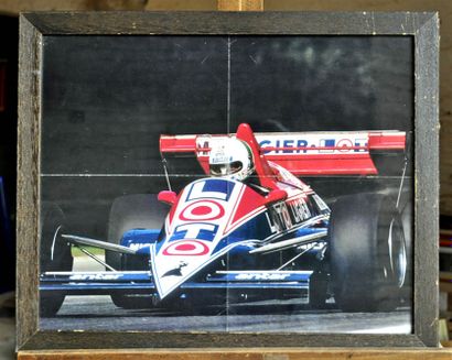 null Ligier JS Loto, De Cesaris. Poster encadré. 40x50cm
