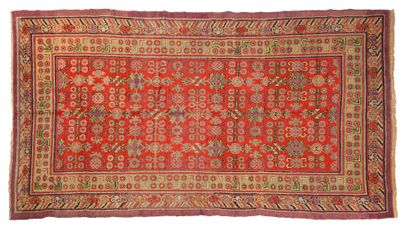  Tapis SAMARKANDE (Asie Centrale), fin du 19e siècle 
Dimensions : 290 x 165cm. 
Caractéristiques...