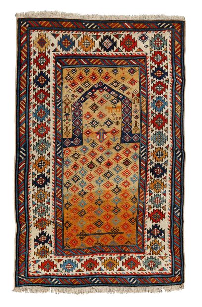 null Rare tapis KOUBA (Caucase), fin du 19e siècle

Dimensions : 120 x 83cm.

Caractéristiques...