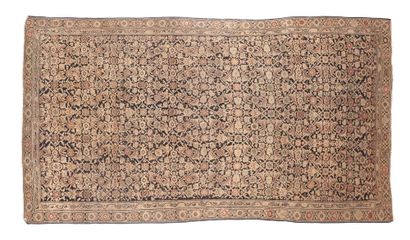 null MELAYER carpet (Persia), end of the 19th century

Dimensions : 181 x 104cm.

Technical...