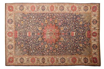 null Tapis AMRITSAR (Inde), Fin du 19e siècle

Dimensions : 400 x 300cm.

Caractéristiques...