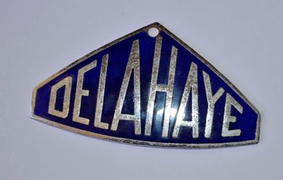 null Delahaye. Enameled steel badge. Length 8,5 cm