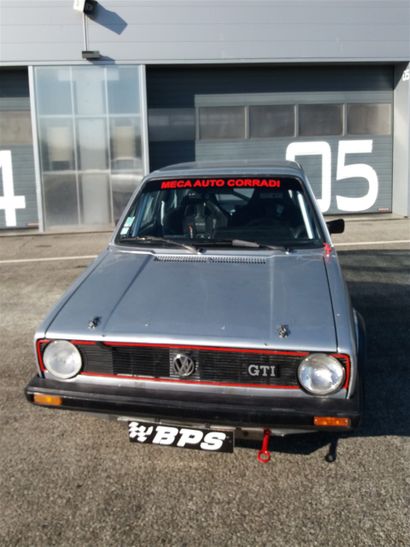 VOLKSWAGEN GOLF GTI Série 1 – 1980 
This icon of the 75/80's youth is equipped for...