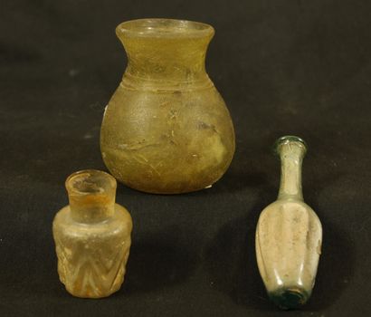 Set of 3 glass bottles. Roman period. 5,5...