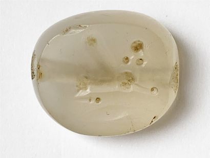 null Rock crystal scarab engraved with a sphinx. Greco-persian, IV-III B.C. 11 X16...