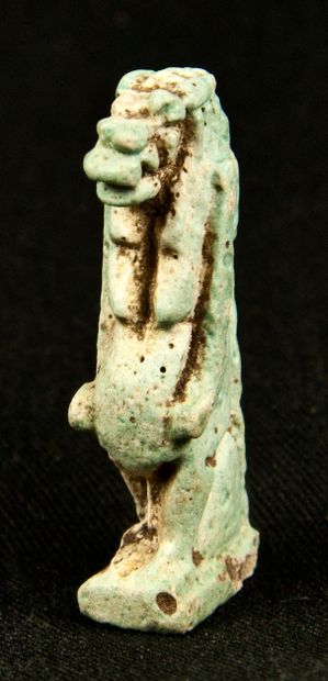 null Amulet in frit representing Thueris. Egypt, XXVI-XXX dynasty. 3,3 cm