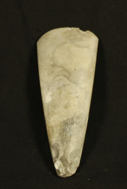 null Polished axe in grey stone. Neolithic. L :13,4cm