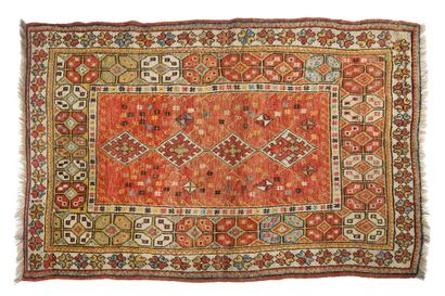 null Melas carpet (Asia Minor), early 20th century

Dimensions : 180 x 130cm.

Technical...