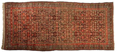 null MELAYER carpet (Persia), early 20th century

Dimensions: 280 x 130cm.

Technical...