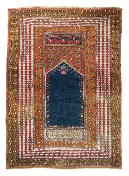 null GHIORDÈS carpet (Asia Minor), late 19th century

Dimensions : 178 x 143cm.

Technical...