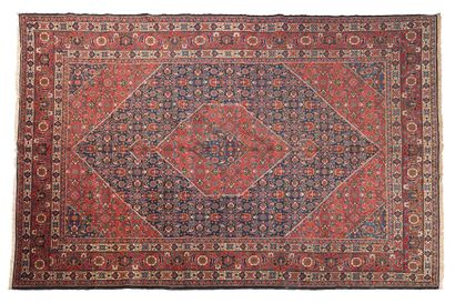 null TABRIZ carpet (Iran), 2nd third of the 20th century

Dimensions : 350 x 250cm.

Technical...