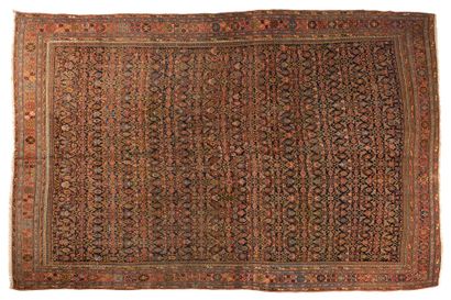 null BIDJAR carpet (Persia), end of the 19th century

Dimensions : 380 x 270cm.

Technical...