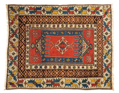 null BERGAME carpet (Central Asia) end of the 19th century

Dimensions : 180 x 165cm.

Technical...