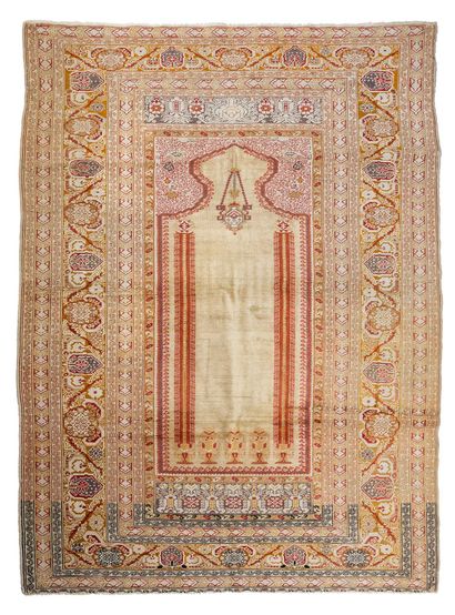 null PENDERMA carpet (Asia Minor), late 19th century

Dimensions : 192 x132cm.

Technical...