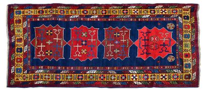 null Rare et original tapis galerie SEÏKHOUR (Caucase), fin du 19e, début du 20e...