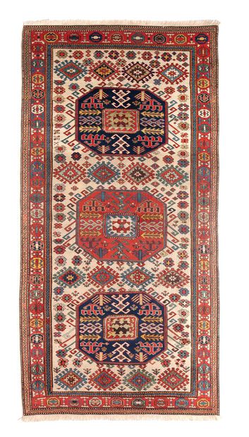 Rare tapis CHAJLI (Caucase), fin du 19e siècle

Dimensions...