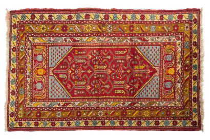 null KIRSHÉIR carpet (Asia Minor), 1st third of the 20th century

Dimensions : 160...