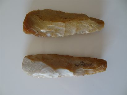 Two flint chisels 11,8cm and 11,3cm, one...