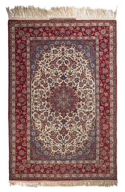 null Très fin tapis somptueux ISPAHAN sur chaines en soie, signé "SEIRAFIAN" (Iran),...