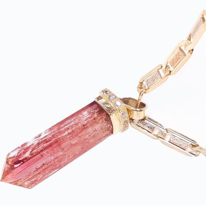 null IMPERIAL TOPAZE PENDANT cherry color - Imperial topaz of 47.40 cts in closed...