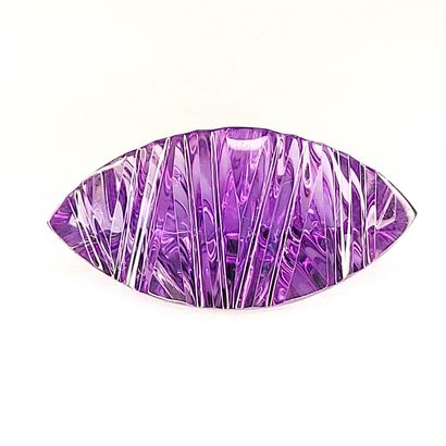 null Amethyst crystal of gem quality carved following rectilinear and parallel stripes....