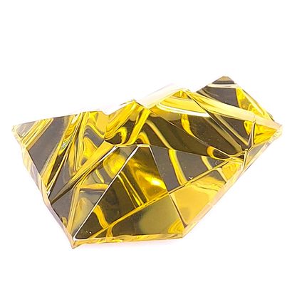  Yellow quartz for a crystalline depth and beautiful lines - Work by the Brazilian...